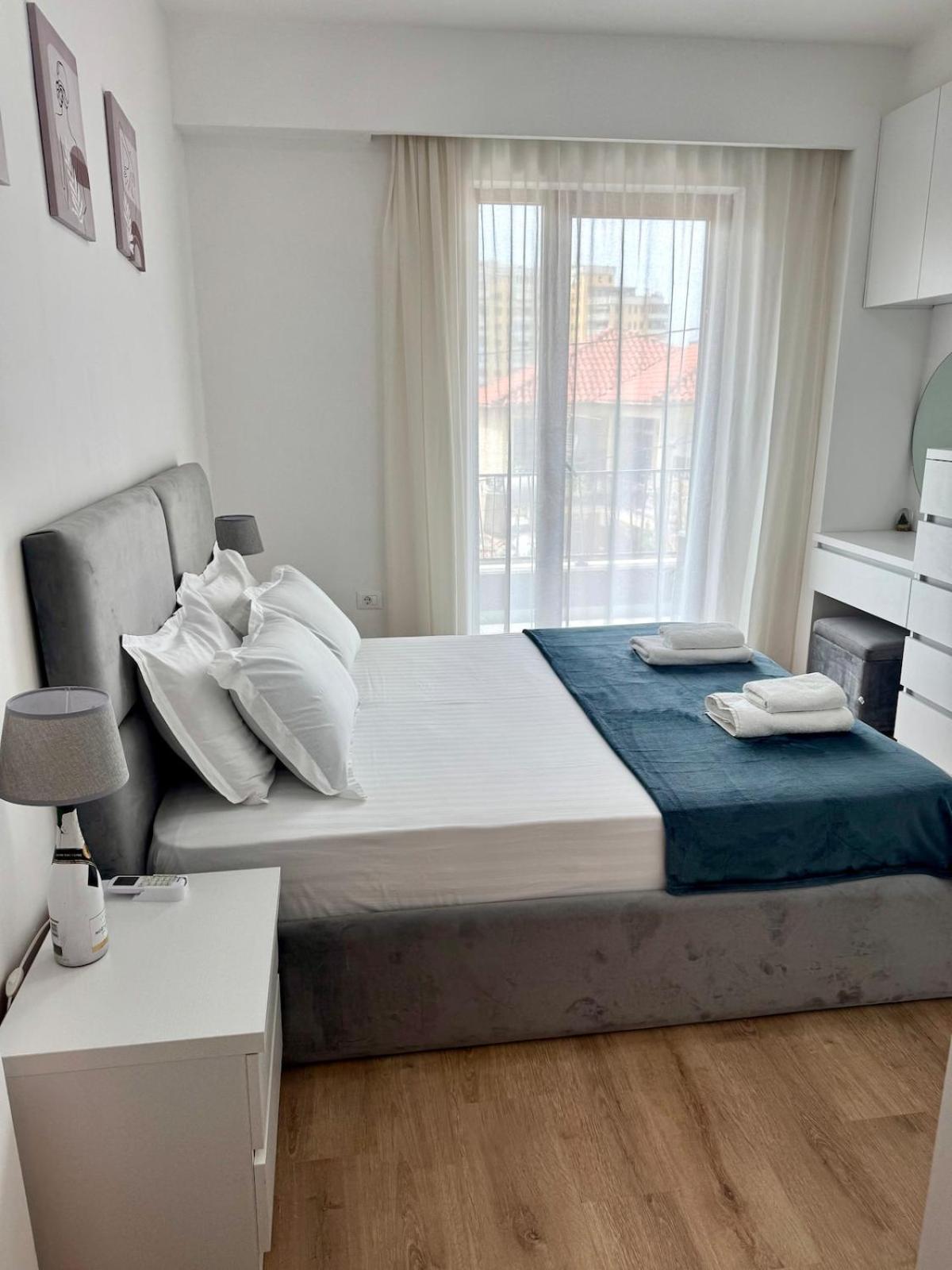 The Soft Light Apartamento Tirana